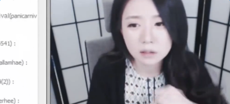 童話都是騙人的!被獅子狗抓哭女主播身邊的不是獅子狗 抓哭女主播的獅子狗喊冤:坐在她旁邊的人并不是我!