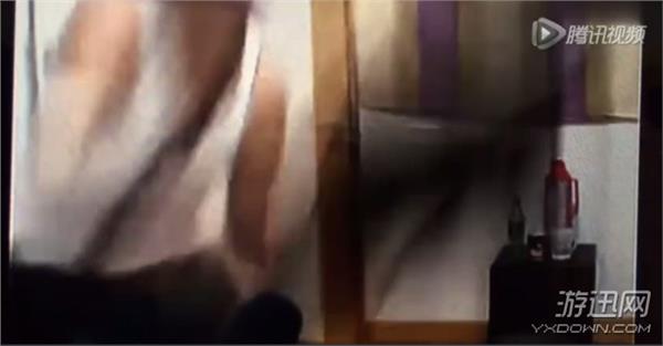 美女直播時(shí)遭男友暴打 竟喪心病狂的用開水澆下!