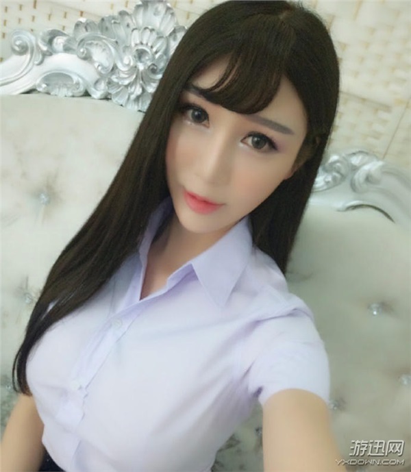 巨胸美女李宓兒曬性感美照 稱做人一定要敞開“心胸”