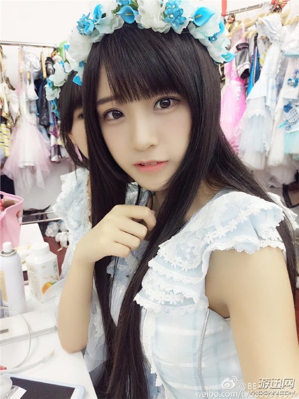 “四萬年一遇的美少女”曝新照 喜歡吃老干媽拌雪糕?