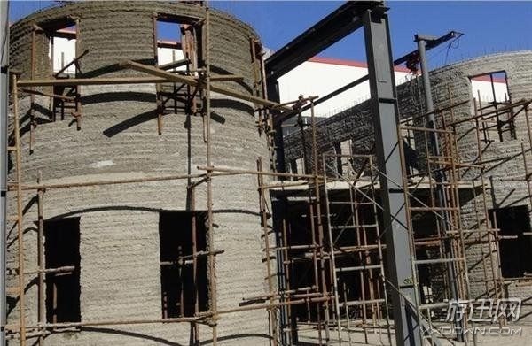 3D打印技術(shù)屌炸天!45天打造400平米別墅,能抗8級(jí)地震 3D打印技術(shù)屌炸天!45天打造400平米別墅,能抗8級(jí)地震