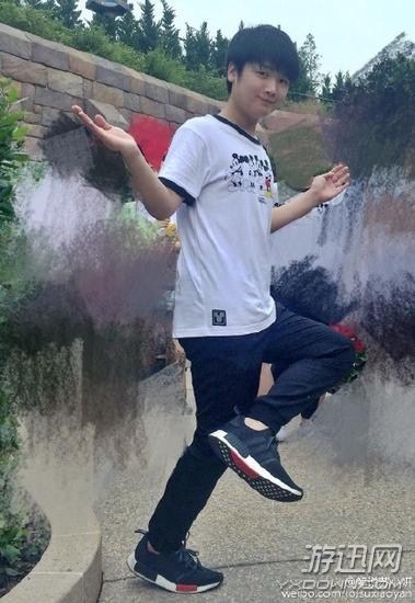 莫非要復(fù)合了?微笑等好友陪蘇小妍迪士尼慶生