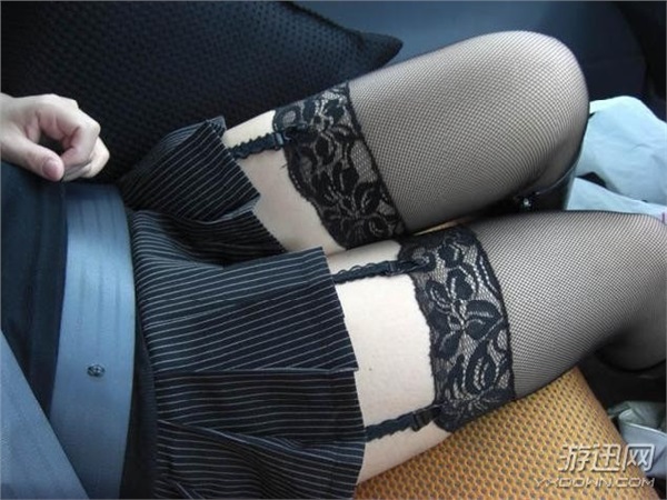 妹子,穿成這樣開車真的好嘛?爆笑內(nèi)涵囧圖(219)