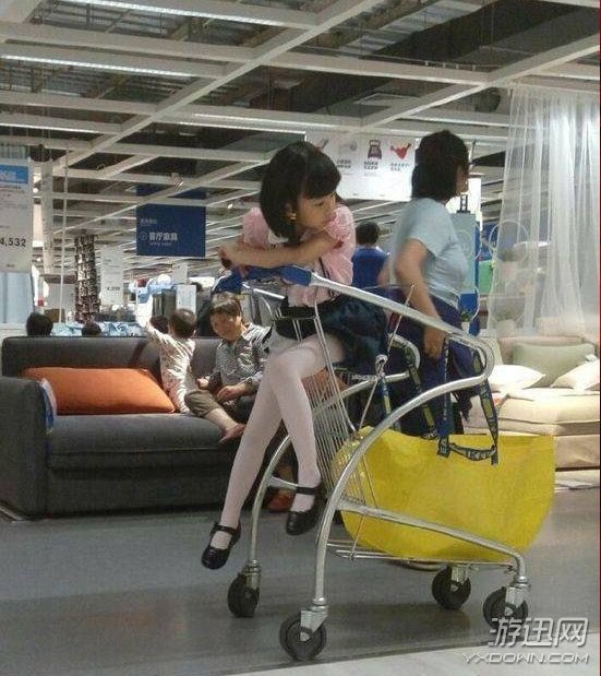 妹子,穿成這樣開(kāi)車真的好嘛?爆笑內(nèi)涵囧圖(219)